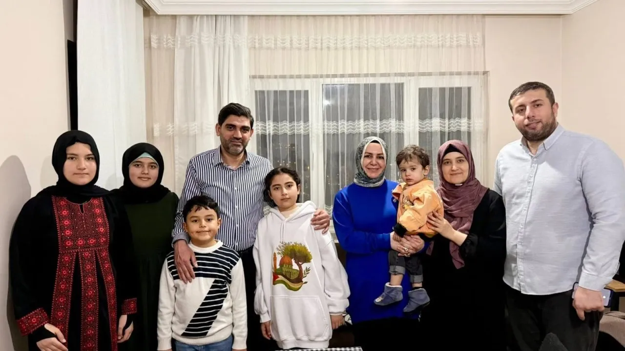 AK PARTİ İL BAŞKANI SALT, FİLİSTİNLİ ABUJAYYAB AİLESİYLE İFTAR YAPTI