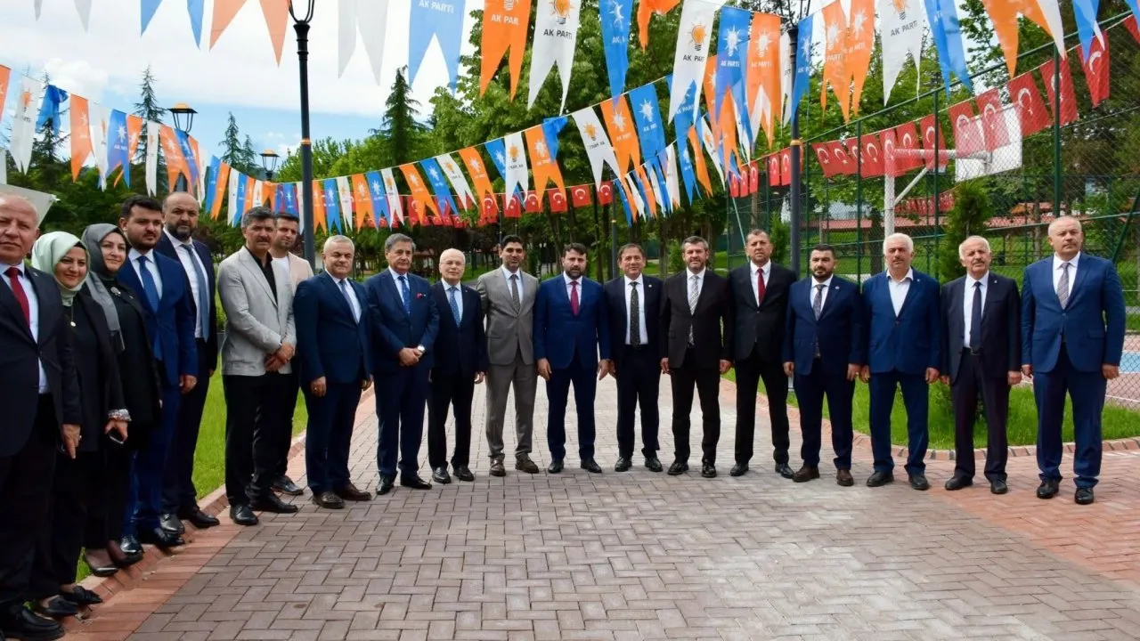 AK PARTİ KARABÜK TEŞKİLATI BAYRAMLAŞMA PROGRAMINDA BİR ARAYA GELDİ