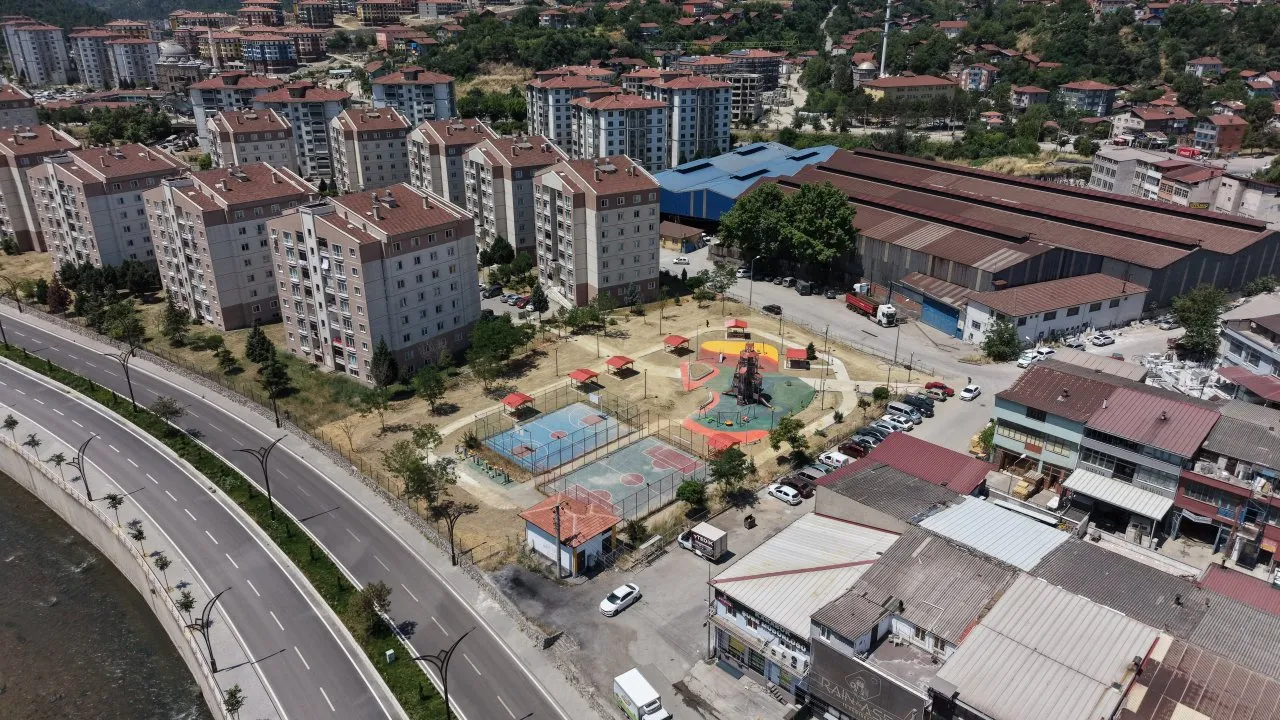 BAŞKAN ÇETİNKAYA TEMA PARK PROJELERİNİ İNCELEDİKARABÜK’E DÖRT YENİ TEMA PARK DAHA KAZANDIRILIYOR