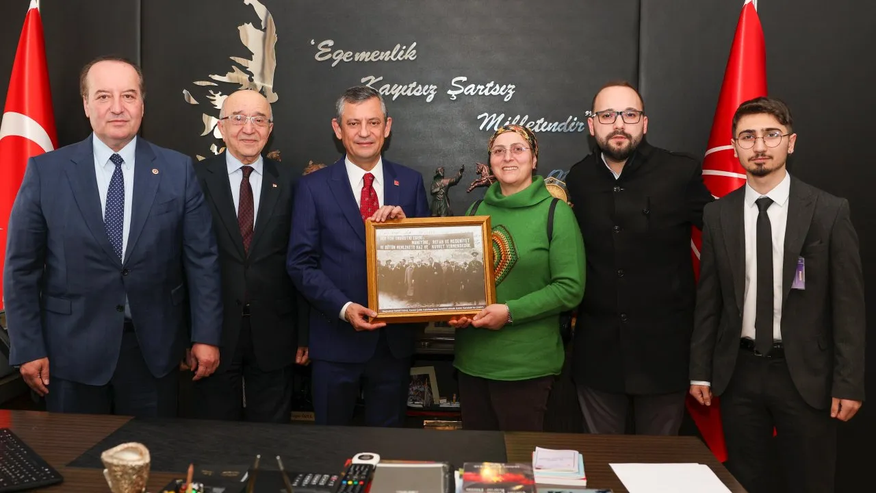 CHP TEŞKİLATINDAN GENEL BAŞKAN ÖZGÜR ÖZEL’E ZİYARET