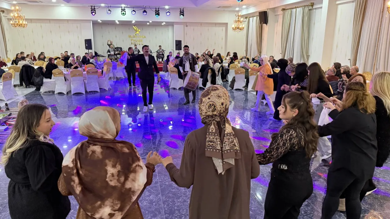 ESKİPAZAR’DA GÖRKEMLİ SIRA GECESİ