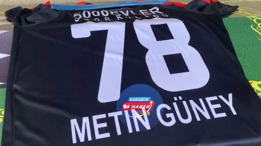 KARABÜK FUTBOLUNUN EMEKTAR İSMİ METİN GÜNEY SON YOLCULUĞUNA UĞURLANDI