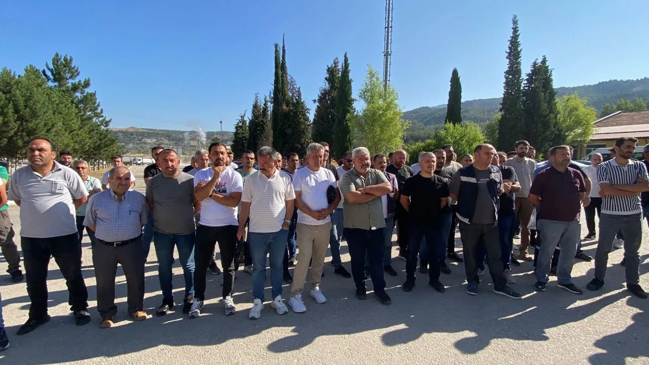 KARABÜK İL ÖZEL İDARESİ İŞÇİLERİNDEN TEPKİ: “SADAKA DEĞİL, HAKKIMIZI İSTİYORUZ!”