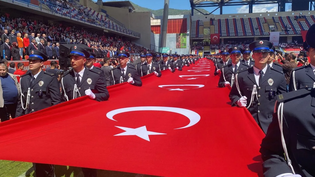 KARABÜK’TE 19 MAYIS BAYRAMI COŞKUYLA KUTLANDI
