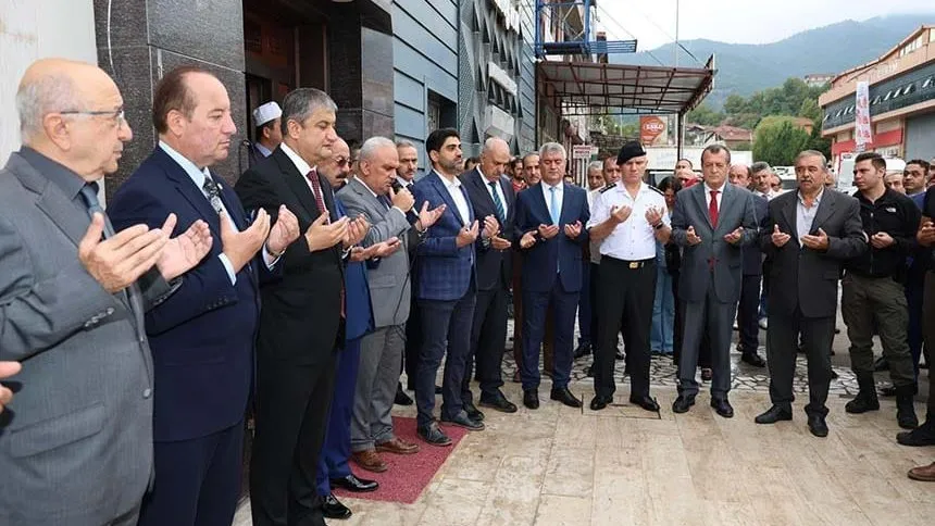 KARABÜK’TE AHİLİK HAFTASI ETKİNLİKLERİ ESNAF DUASIYLA BAŞLADI