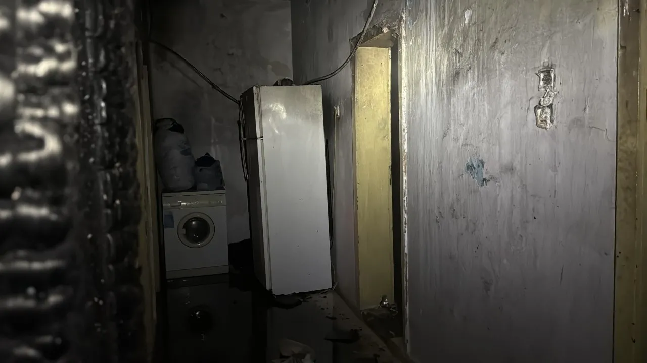 KARABÜK’TE DÖRT KATLI BİNANIN GİRİŞ KATINDA YANGIN ÇIKTI