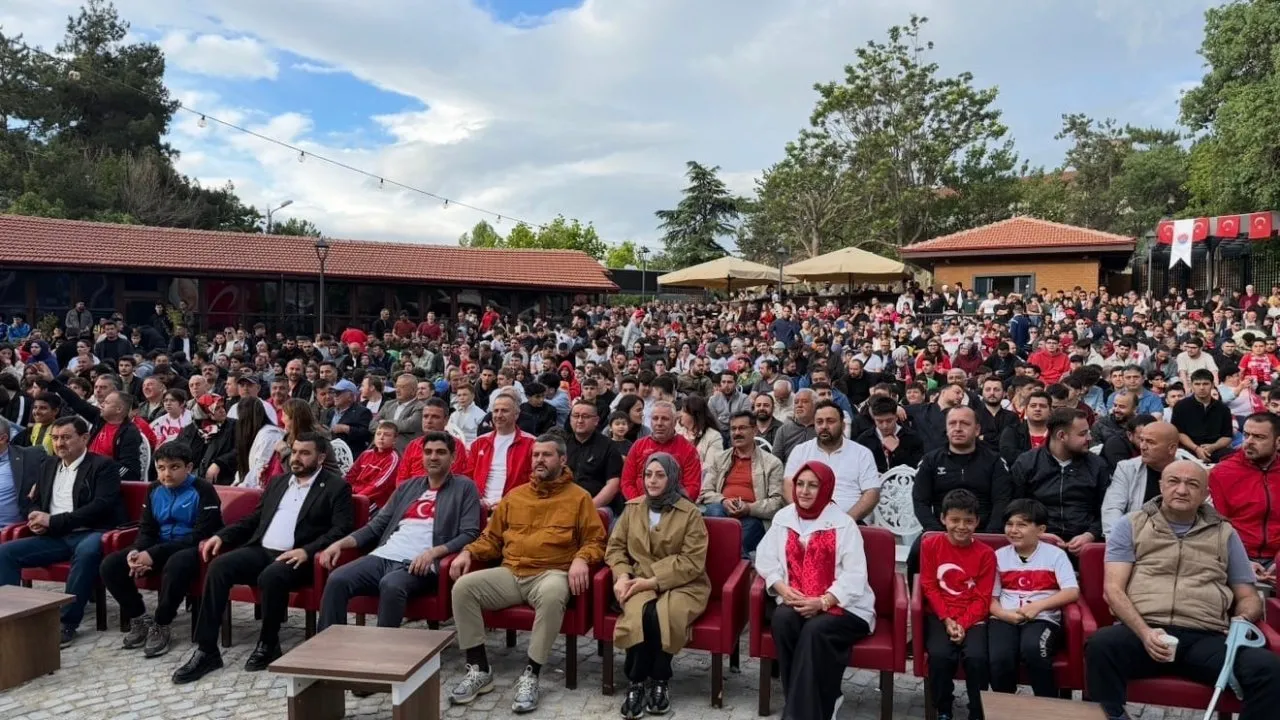 KARABÜK’TE DÜNYA KUPASI HEYECANI DEV EKRANDA YAŞANACAK