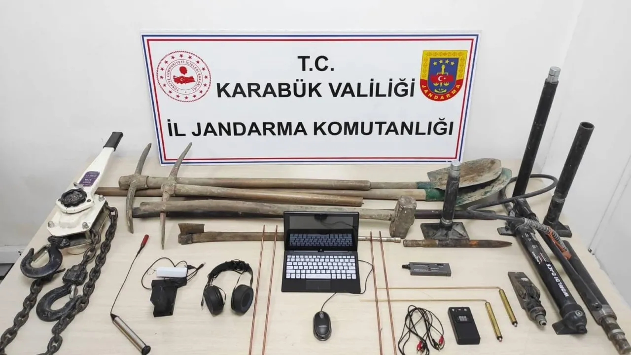 KARABÜK’TE KAÇAK KAZI VE UYUŞTURUCU OPERASYONU; 11 ŞÜPHELİ YAKALANDI
