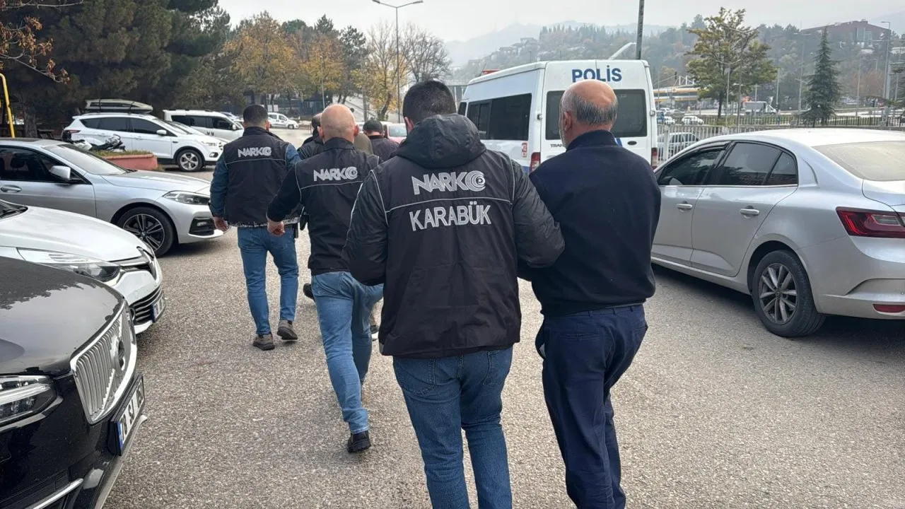 KARABÜK’TE UYUŞTURUCU MADDE İLE YAKALANAN 4 KİŞİ TUTUKLANDI