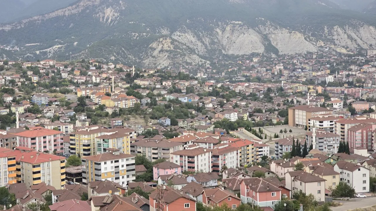 KARABÜK’ÜN NÜFUSU 250 BİNE GERİLEDİ