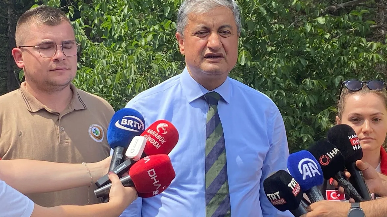 KARABÜK VALİSİ MUSTAFA YAVUZ, ” 3 İLÇEMİZDEN 7 KÖYÜMÜZDE 74 BAĞIMSIZ BÖLÜM ZARAR GÖRDÜ “