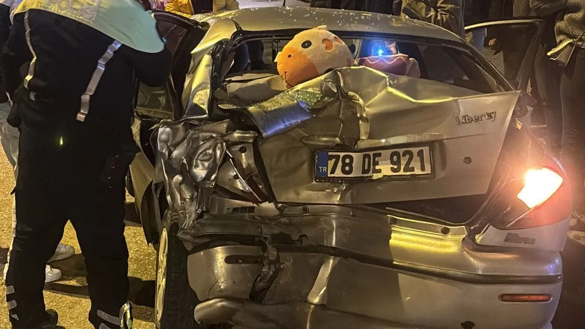 KASTAMONU-KARABÜK YOLUNDA KAZA: 2 YARALI