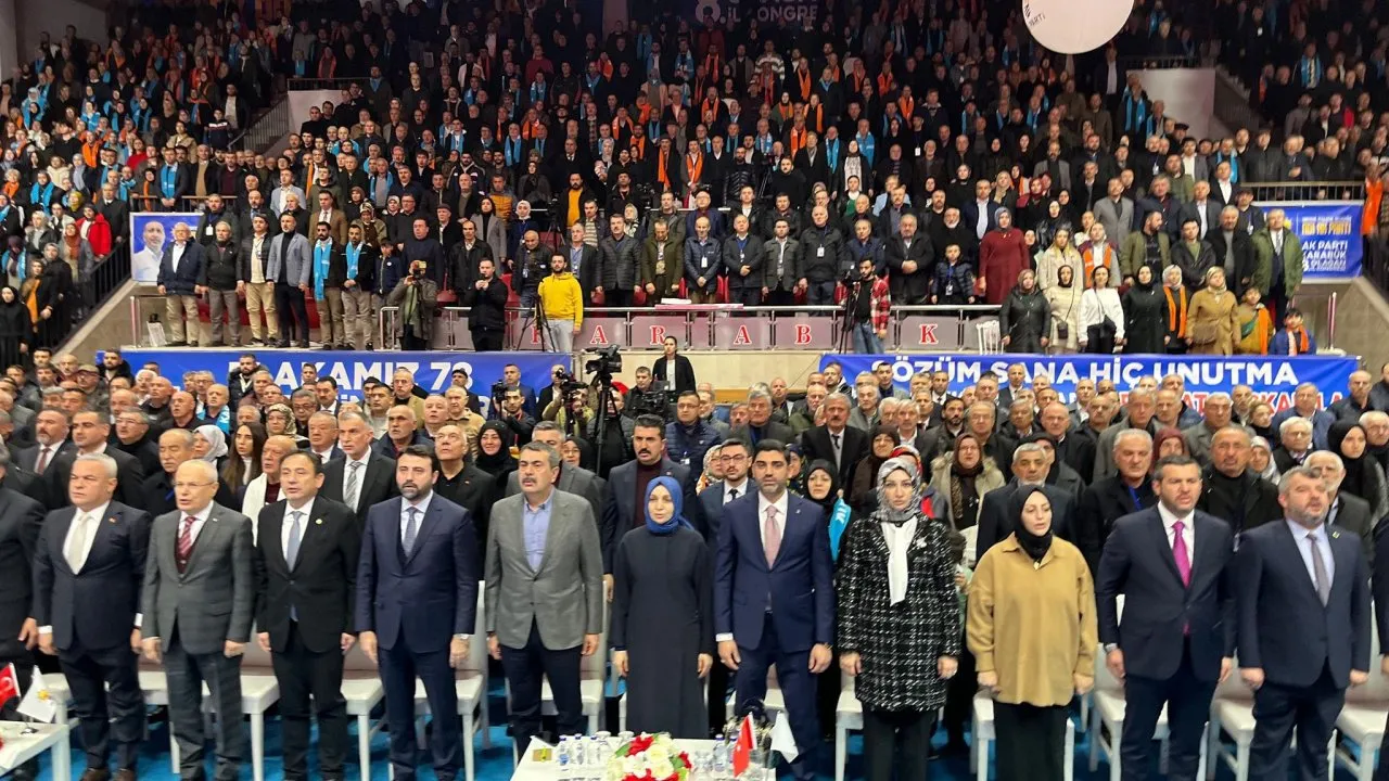 MİLLİ EĞİTİM BAKANI TEKİN , AK PARTİ İL KONGRESİNE KATILDI