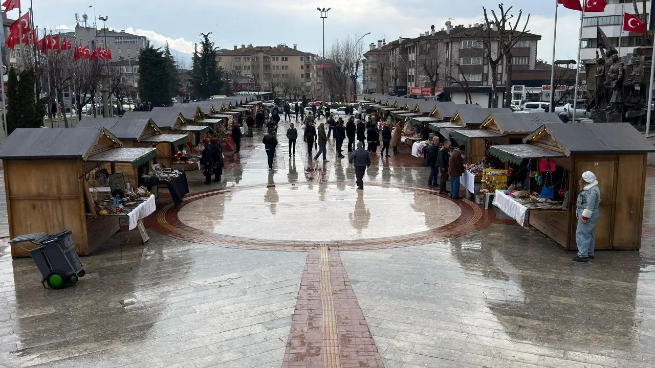 SAFRANBOLU’DA KADIN EL EMEĞİ PAZARI AÇILDI