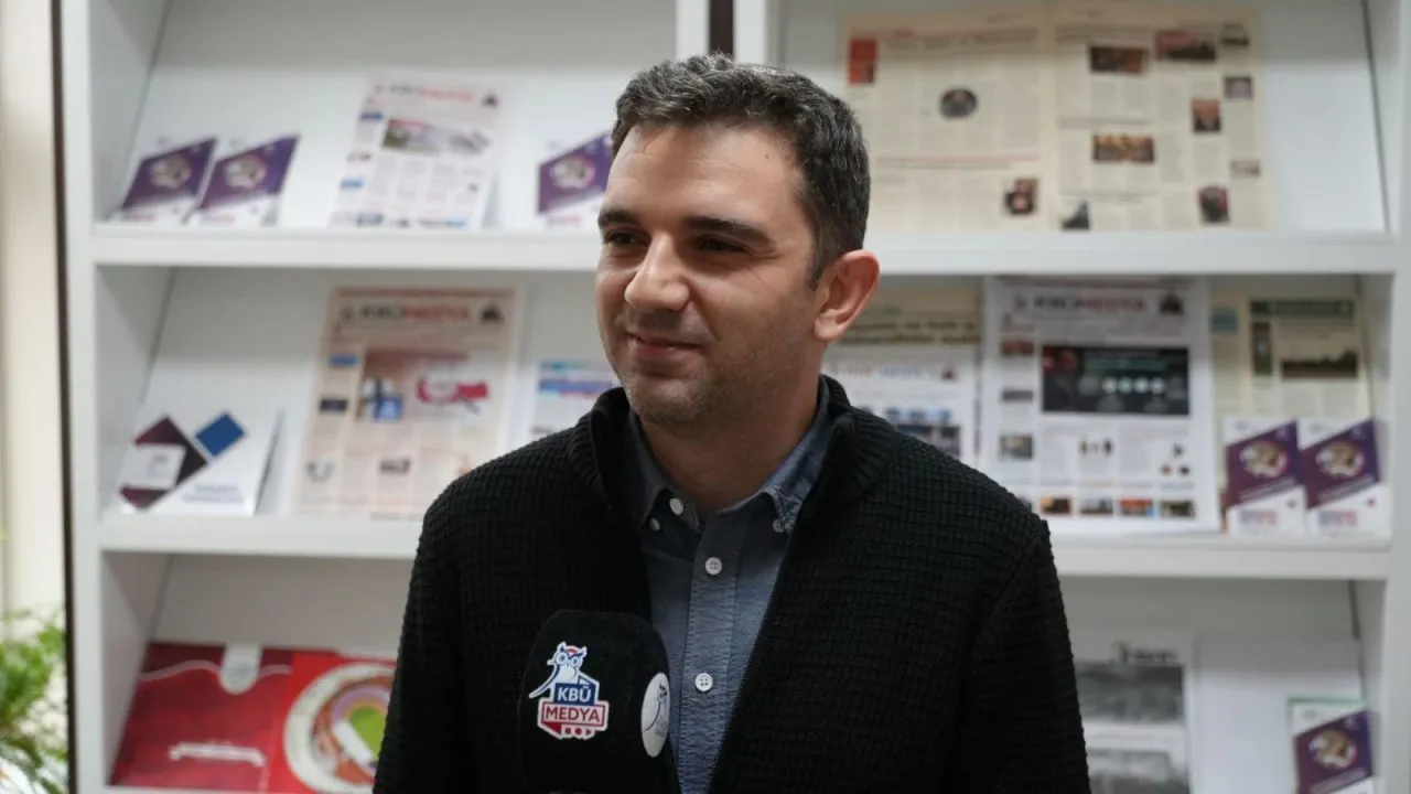 TÜRK AKADEMİSYENLERDEN TIRNAK YEME ALIŞKANLIĞINI ÖNLEMEYE YÖNELİK ÇÖZÜM