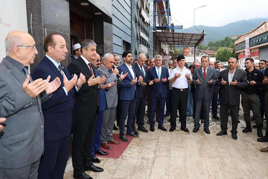Karabük’te Ahilik Haftası etkinlikleri, Bağ-Essan Sanayi Sitesi'nde yapılan esnaf duasıyla