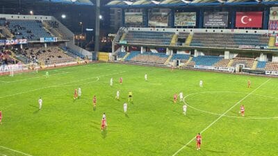 Karabük İdman Yurdu kendi saha ve seyircisi önünde Yozgat Bld.