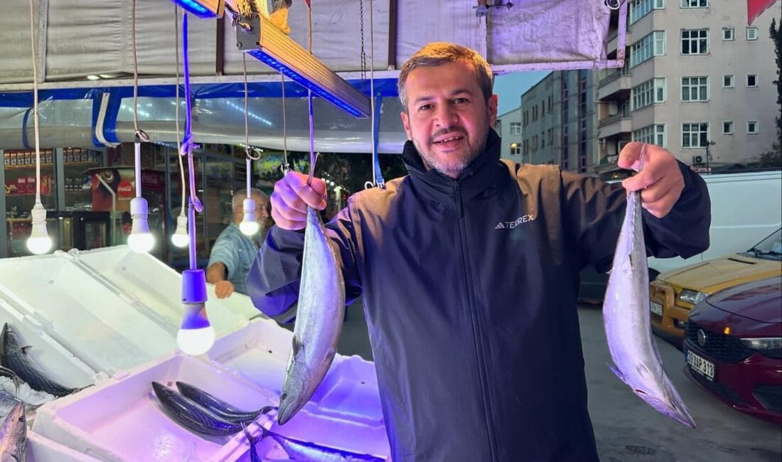 Karabük Belediye Başkanı Özkan Çetinkaya Ankara Caddesi’nde esnaf ve vatandaş