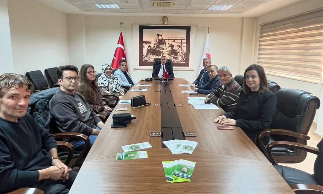 KAHVERENGİ KOKARCA İLE MÜCADELE TOPLANTISI YAPILDI Karabük Tarım İl Müdürlüğü Kahverengi kokarcalar ile mücadele toplantısı gerçekleştirildi.