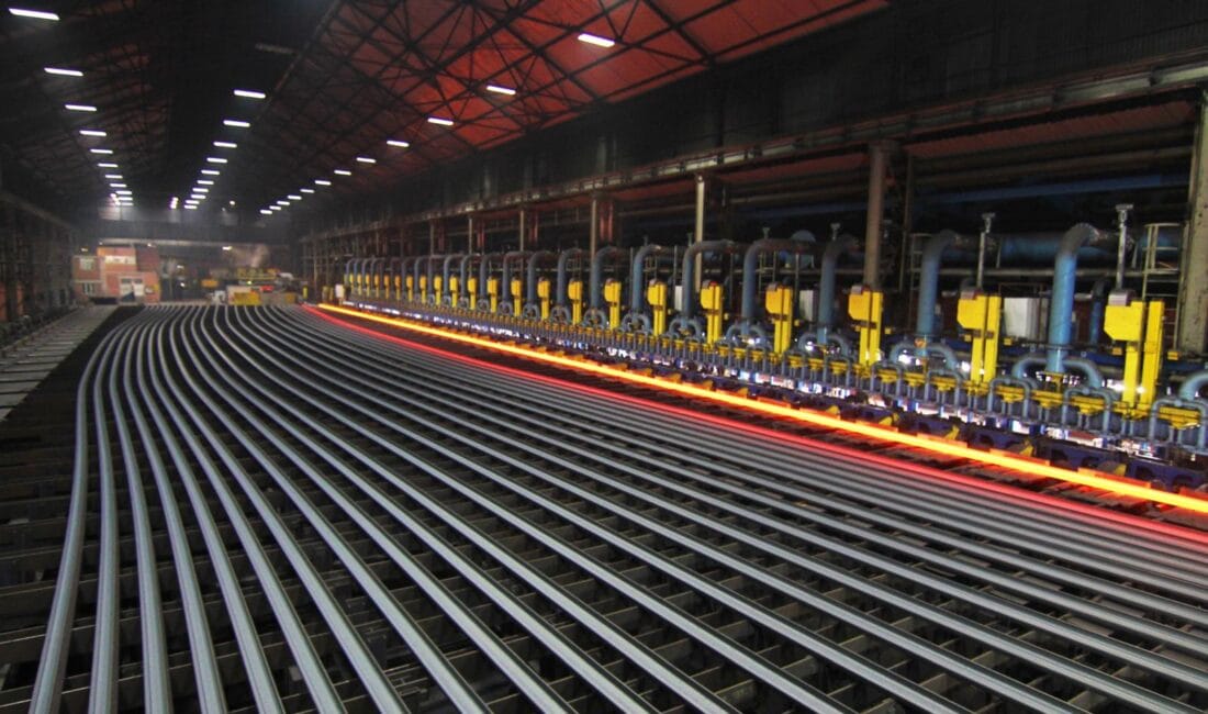 KARDEMİR, CEZAYİR İHRACATIYLA YENİ PAZARLARA AÇILMAYA DEVAM EDİYOR KARDEMİR A.Ş Cezayir’e ray satışı gerçekleştirmek için yeni bir sözleşme