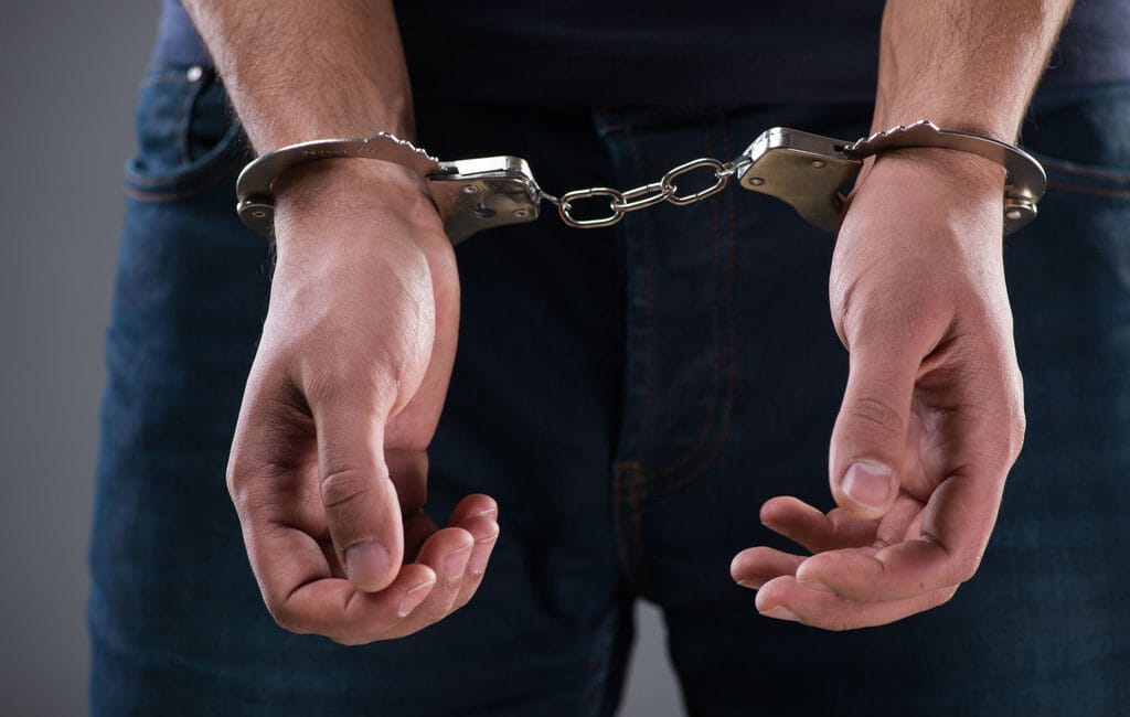 KARABÜK’TE SUÇLULARA GEÇİT YOK: 105 KİŞİ YAKALANDI, 21’İ TUTUKLANDI Karabük’te çeşitli suçlardan aranan 105 kişi yakalandı, 21’i tutuklanarak cezaevine