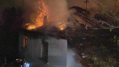 KARABÜK’ün Safranbolu ilçesinde tek katlı ahşap müstakil ev, çıkan yangın