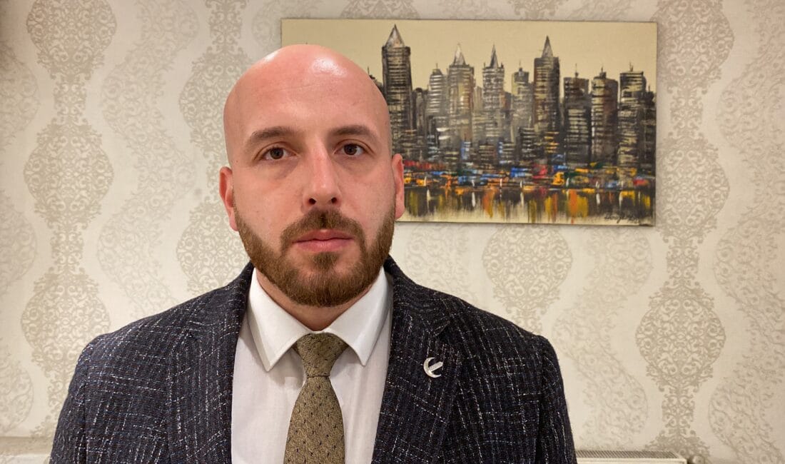 ÖZER,”EMEKLİ MAAŞLARI VE ASGARİ ÜCRET MİNİMUM 35 BİN LİRA OLMALI” Özer,”Asgari ücret ve emekli maaşları minimum 35 bin lira olmalı”