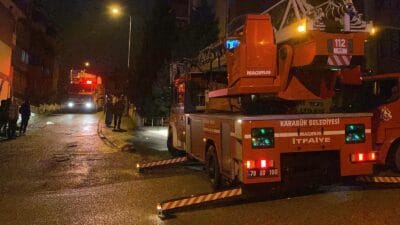 Karabük’te 5 katlı bir apartmanın giriş katında çıkan yangın meydana