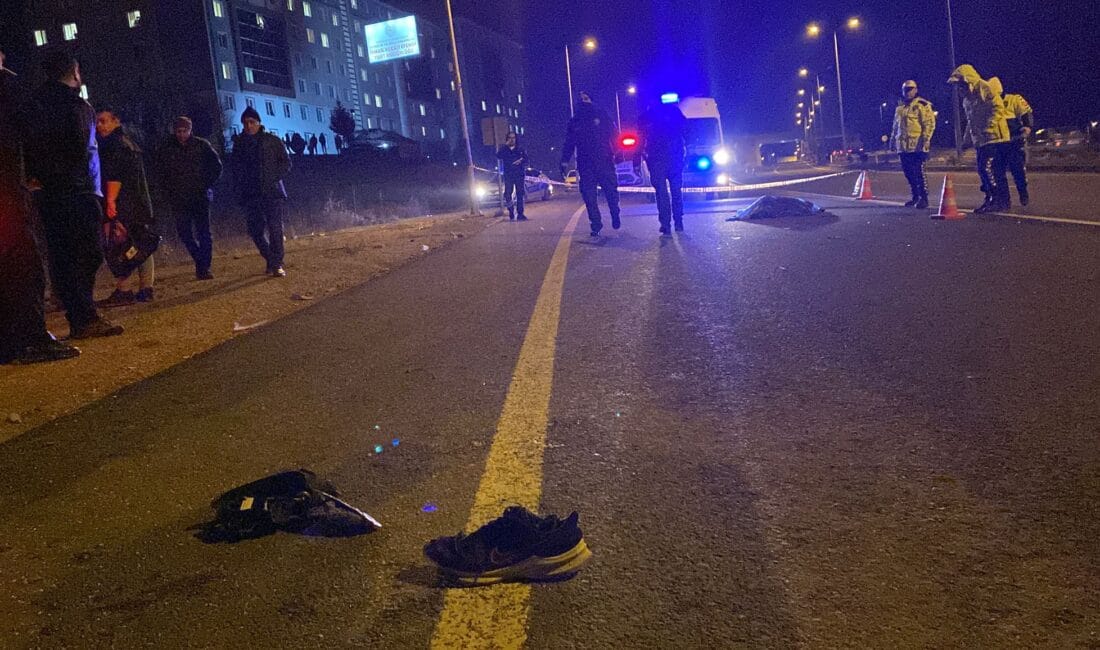 SAFRANBOLU’DA YOLUN KARŞISINA GEÇMEYE ÇALIŞAN KİŞİ OTOMOBİLİN ÇARPMASI SONUCU HAYATINI KAYBETTİ Karabük’te yolun karşısına geçmeye çalışan adama otomobilin çarpması sonucu hayatını