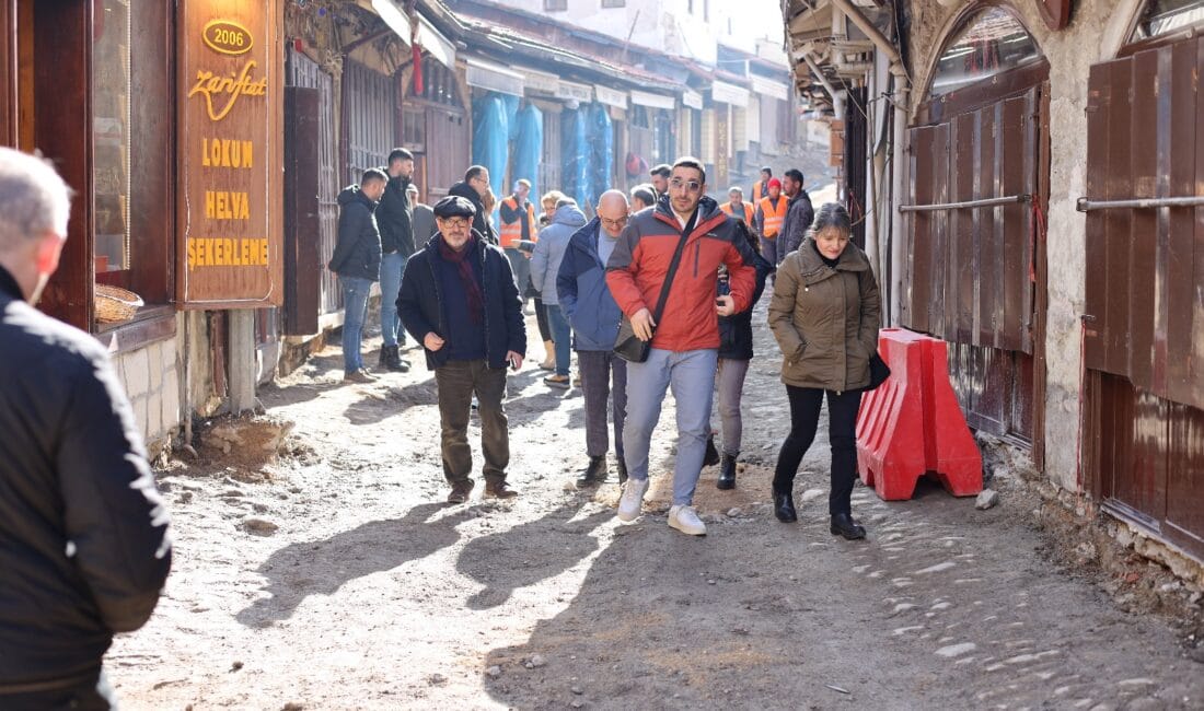 SAFRANBOLU’DA TARİHİ ARNAVUT KALDIRIMLAR GÜN YÜZÜNE ÇIKTI Arnavut Kaldırımlar Gün Yüzüne Çıkmaya Başladı