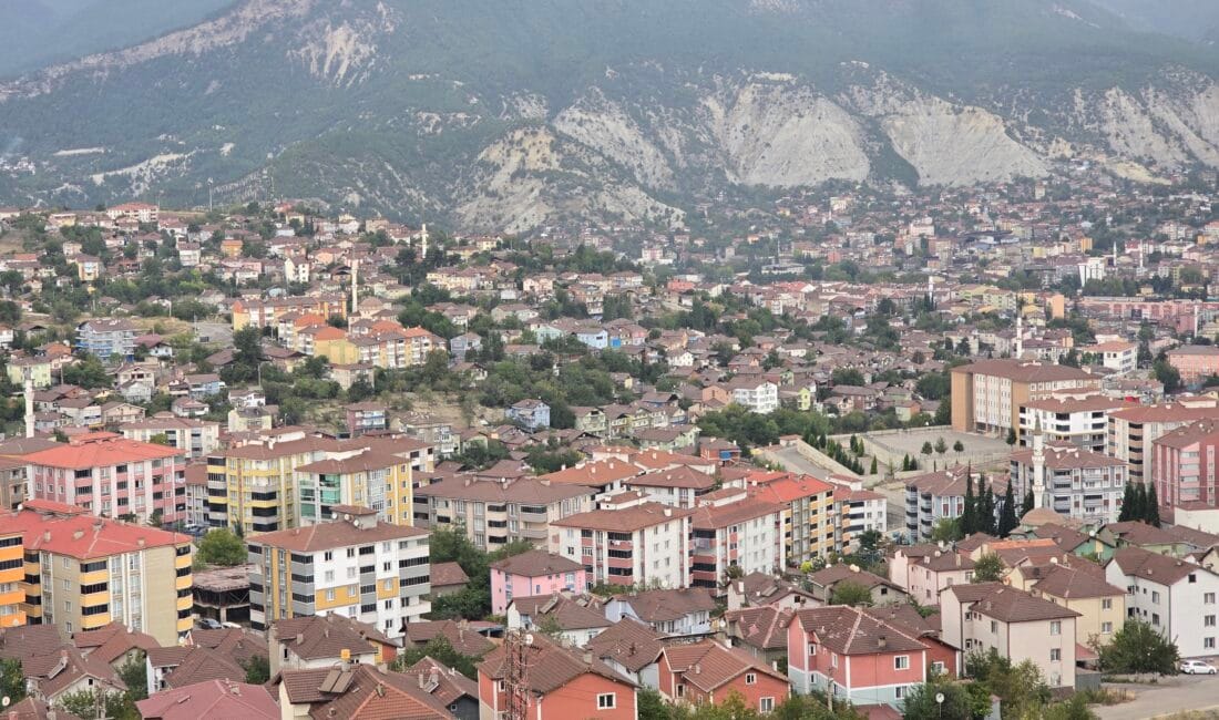 KARABÜK’ÜN NÜFUSU 250 BİNE GERİLEDİ Karabük’ün Nüfusu Geriledi: TÜİK Verilerine Göre 4 Bin 764 Kişi