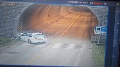 Karabük’te bir kişinin öldüğü tünele çarpan otomobilin kaza anı güvenlik