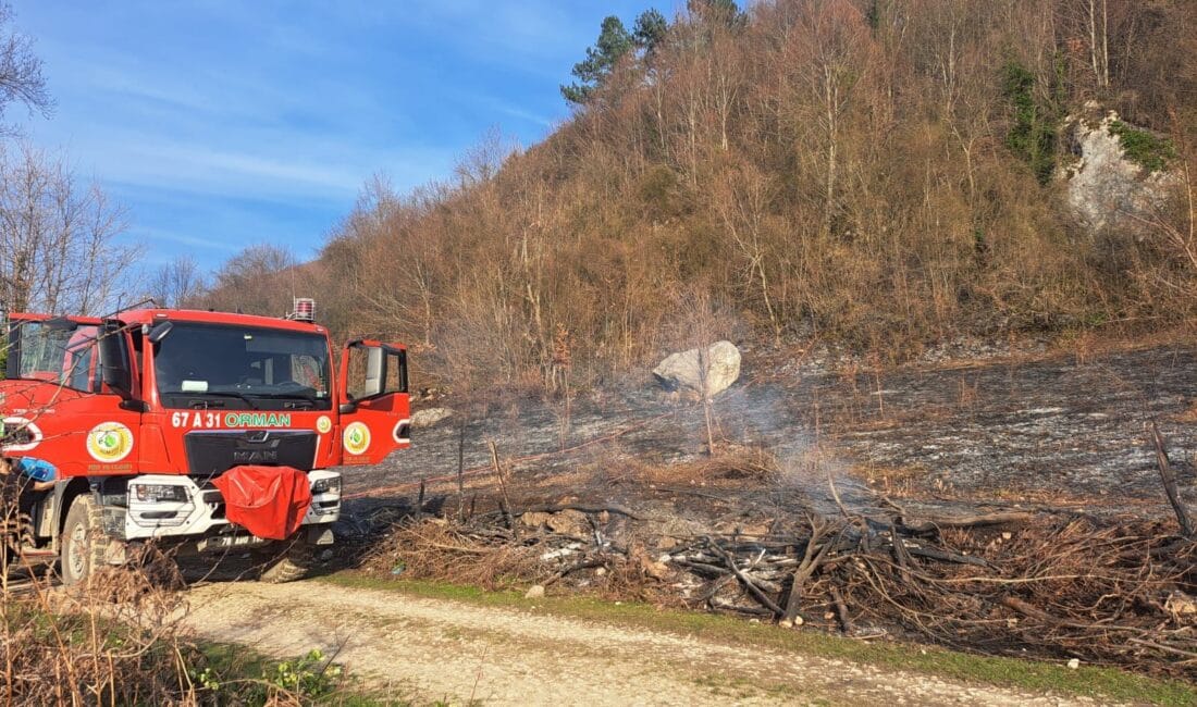 YENİCE’DE OTLUK ALANDA ÇIKAN YANGIN SÖNDÜRÜLDÜ Karabük’ün Yenice ilçesinde otluk alanda çıkan yangın, ekiplerin hızlı müdahalesiyle