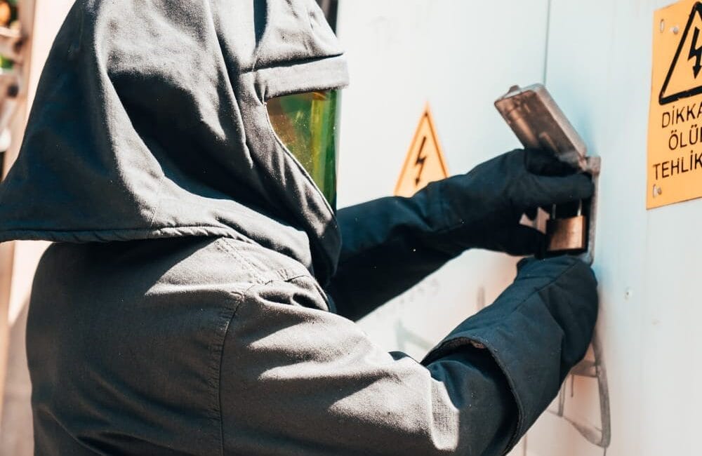 BAŞKENT EDAŞ BAKIM VE YATIRIMLARI İLE GELECEĞE YATIRIM YAPIYOR Başkent EDAŞ, Güvenli ve Sürdürülebilir Enerji İçin Çalışıyor Başkent EDAŞ