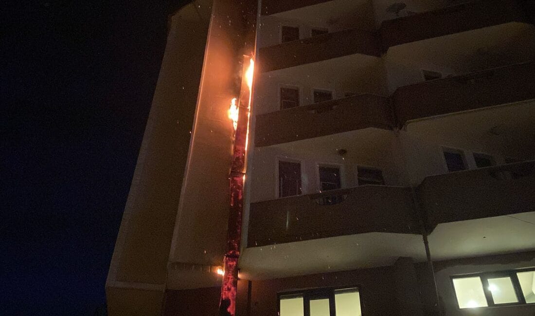 SAFRANBOLU’DA YANGIN PANİĞİ Karabük’ün Safranbolu ilçesinde, 6 katlı bir binanın giriş katındaki işletmenin