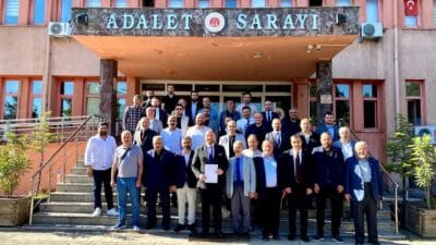  İl Başkanı İsmail Özer ve yönetim kurulu üyeleri, mazbatalarını