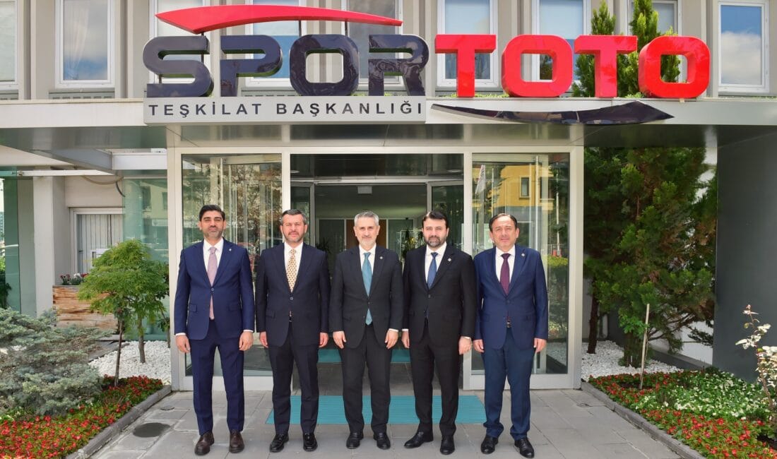 KARABÜK’E SPOR YATIRIMI MÜJDESİ: 28 MAHALLEYE MODERN SPOR ALANLARI GELİYOR Karabük’te sporu tabana yaymak ve mahalle ölçeğinde sosyal yaşamı güçlendirmek