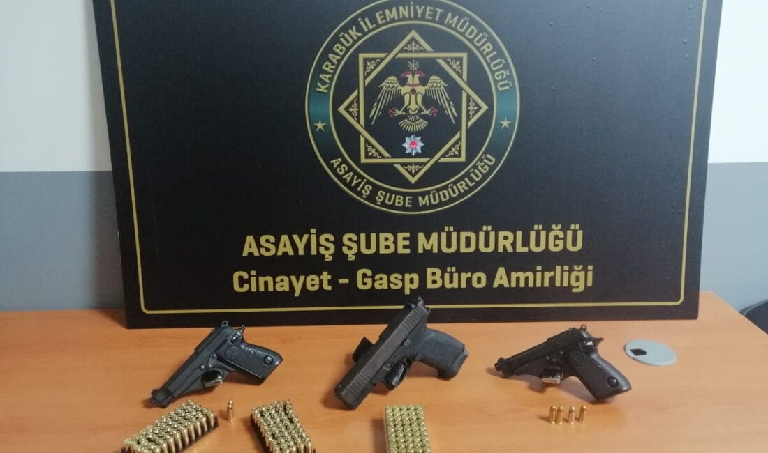 KARABÜK’TE RUHSATSIZ SİLAH OPERASYONU: 4 KİŞİ HAKKINDA İŞLEM YAPILDI Asayiş Şube Müdürlüğü ve Safranbolu İlçe Emniyet Müdürlüğü ekiplerinin yürüttüğü