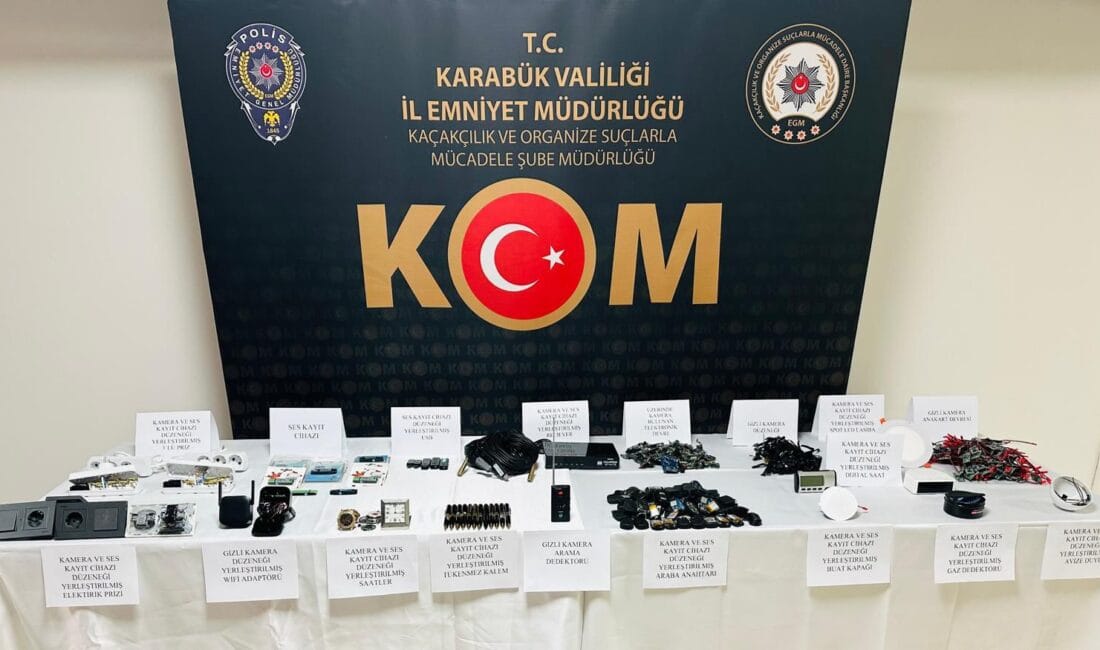 KARABÜK’TE CASUS KAMERA OPERASYONU; 1 KİŞİ TUTUKLANDI Karabük Emniyet Müdürlüğü KOM Şube Müdürlüğü ekiplerinin internet ortamında yasadışı