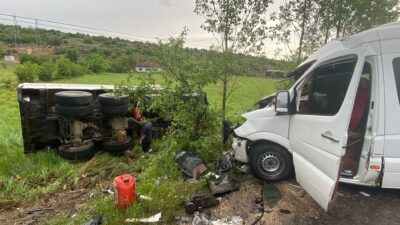 Karabük’ün Eflani ilçesinde meydana gelen zincirleme trafik kazasında 4 araç