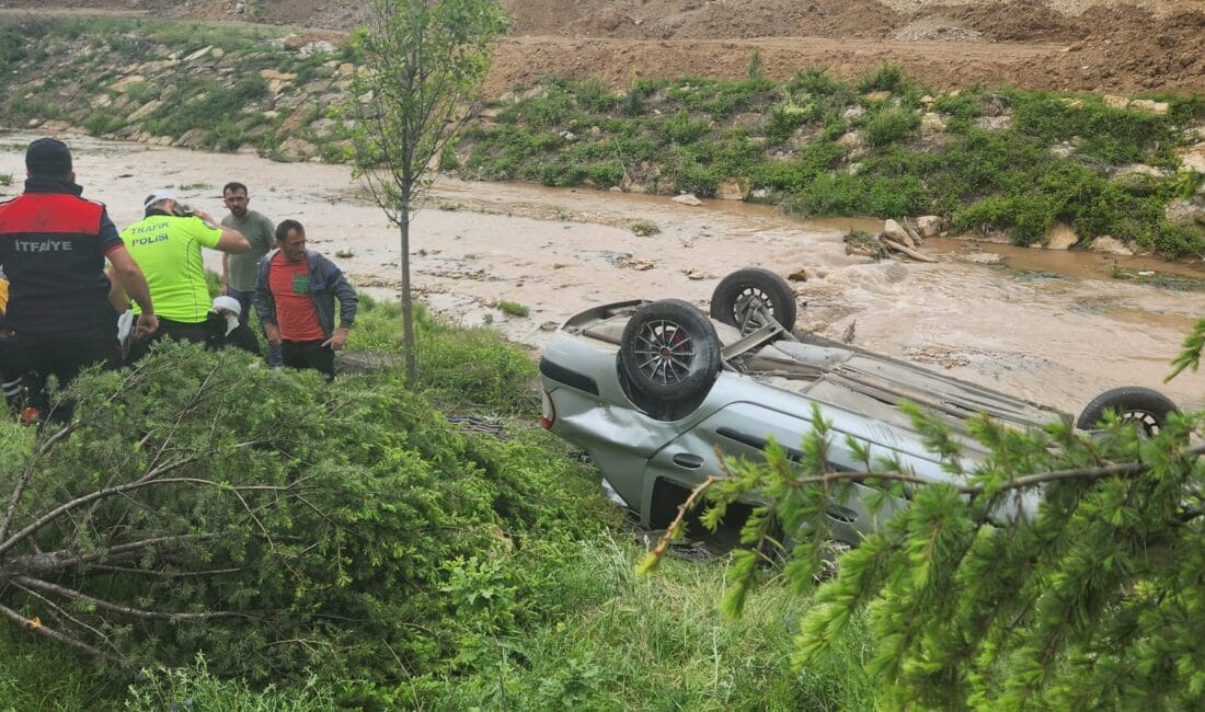 ESKİPAZAR’DA TRAFİK KAZASI: ARAÇ DERE KENARINA UÇTU, 5 YARALI Akşam üstü saat 17.00 sıralarında Karabük’ün Eskipazar ilçesinde meydana gelen