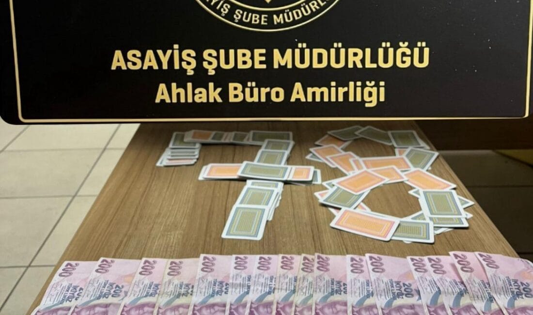 KARABÜK’TE KUMAR OPERASYONU: 4 İŞYERİNE ADLİ İŞLEM, 203 BİN TL CEZA Karabük İl Emniyet Müdürlüğü, son bir ay içinde kumar oynanmasının
