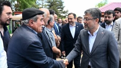 Eflani’deki Barış Efe Parkı’nda düzenlenen buluşmada konuşan Bakan Yumaklı, “Tek