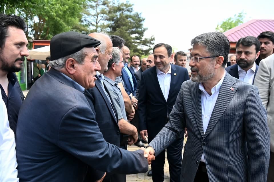 Eflani’deki Barış Efe Parkı’nda düzenlenen buluşmada konuşan Bakan Yumaklı, “Tek