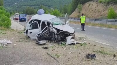 Karabük’ün Safranbolu ilçesinde meydana gelen trafik kazasında, bir otomobilin menfeze