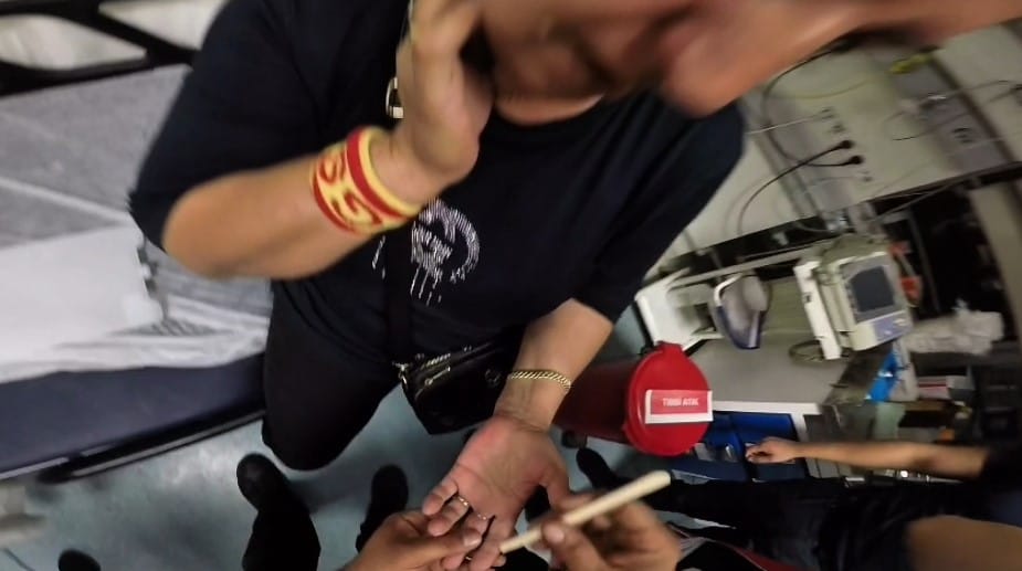 Karabük’ün Safranbolu ilçesinde A.H.’nin parmağına sıkışan yüzük itfaiye ekiplerinin müdahalesi