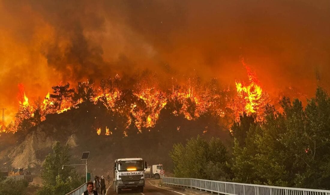 KARABÜK’TE ORMAN YANGINI SÜRÜYOR: 10 KÖY TAHLİYE EDİLDİ Karabük'te devam eden orman yangınları nedeniyle Ovacık ve Safranbolu ilçelerine