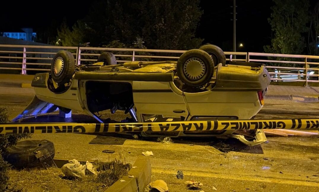 KARABÜK’TE KORKUNÇ KAZA: 2’Sİ AĞIR 7 KİŞİ YARALANDI Karabük’ün Safranbolu ilçesinde gece saatlerinde meydana gelen trafik kazasında, iki