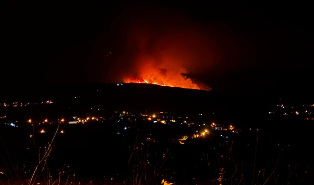 KARABÜK’TE ORMAN YANGINLARIYLA MÜCADELE DEVAM EDİYOR: YENİ BİR NOKTADA BİR YANGIN DAHA ÇIKTI Karabük'te 23 Temmuz’da başlayan orman yangınlarına müdahale devam ederken, merkez