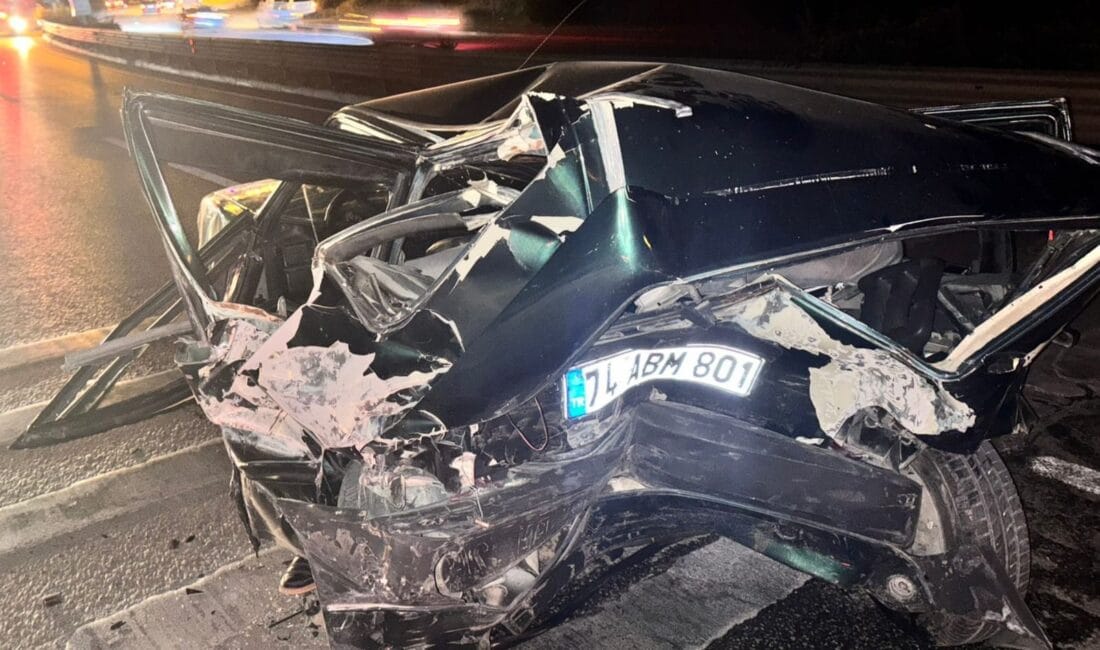 SAFRANBOLU’DA FECİ KAZA : 1 ÖLÜ, 1 YARALI Karabük’ün Safranbolu ilçesinde gece saatlerinde meydana gelen trafik kazasında iki